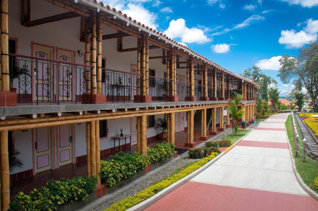 Hotel Campestre Las Camelias Pueblo Tapao Buitenkant foto
